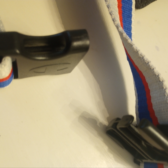 Champion crossbody/belt bag - Picture 7 of 9